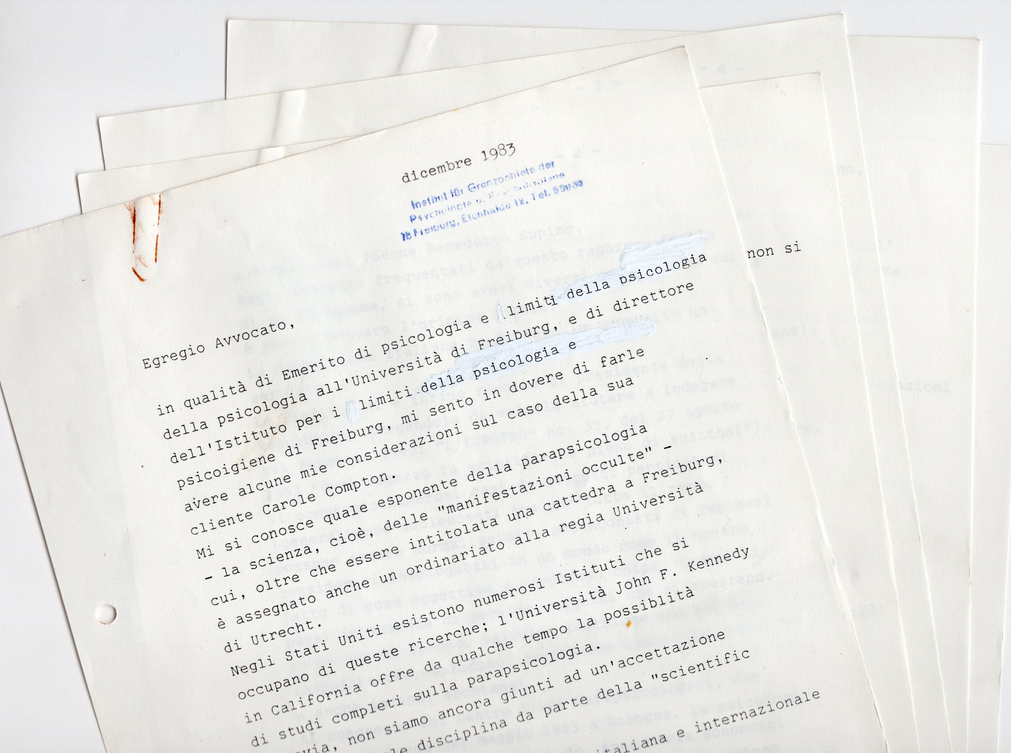 Gutachten von Hans Bender zum Fall Carole Compton, ins Italienische übersetzt (12.1983) (Archiv des IGPP)